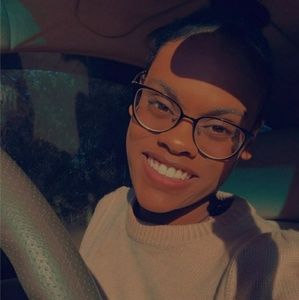 Meet your Posher, Medi